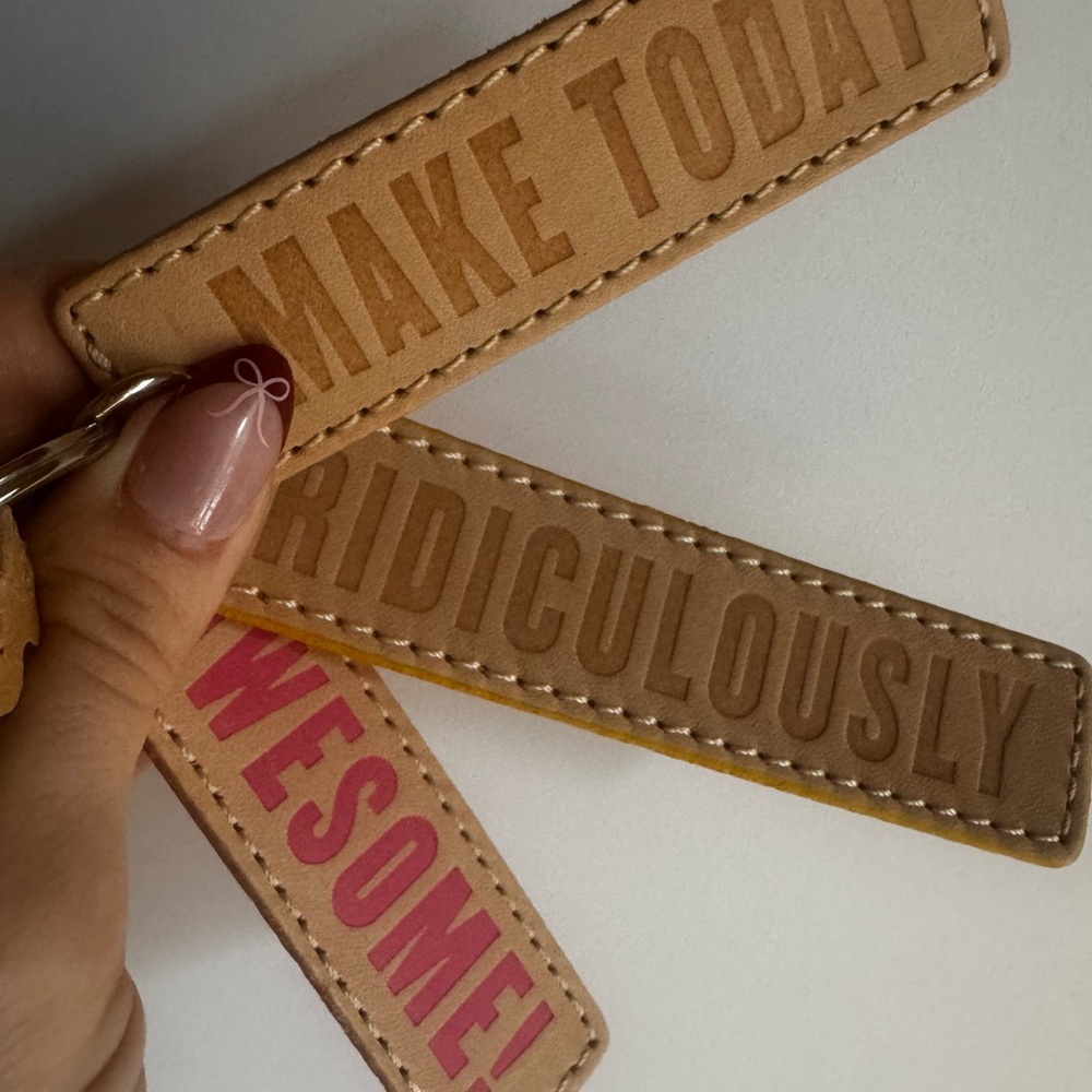 Consuela Keychain/bag charm charlie MTRA